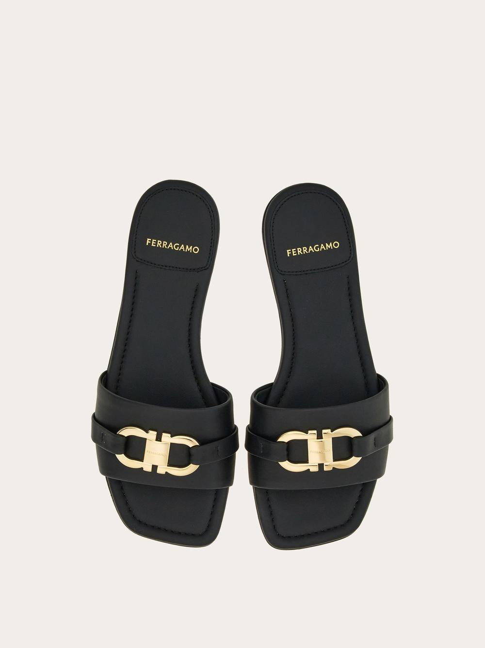 FERRAGAMO Women Slide plate with Gancini Noir 01G997 769636