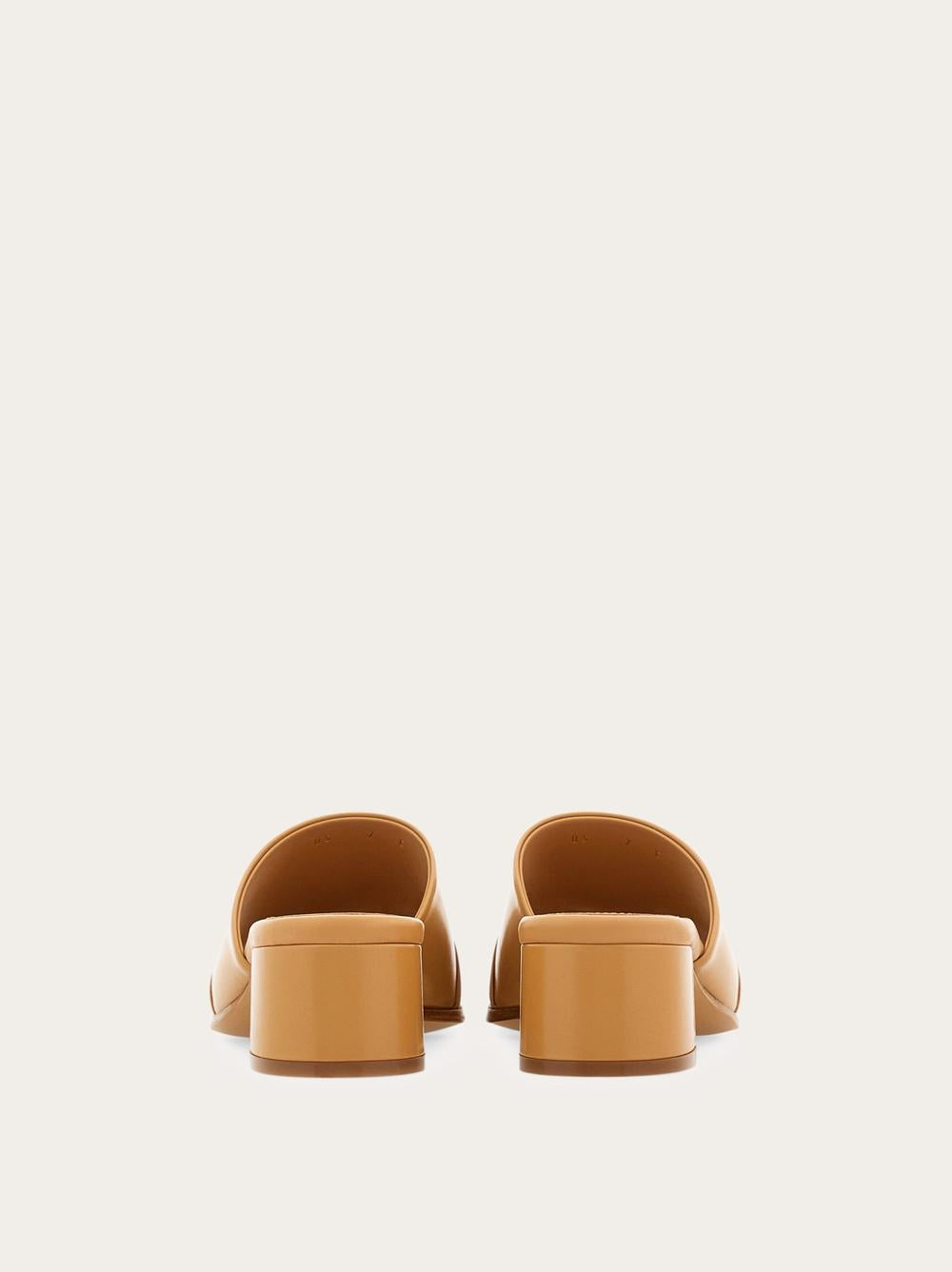 FERRAGAMO Women Slide new Vara plate Light camel 01H344 774918