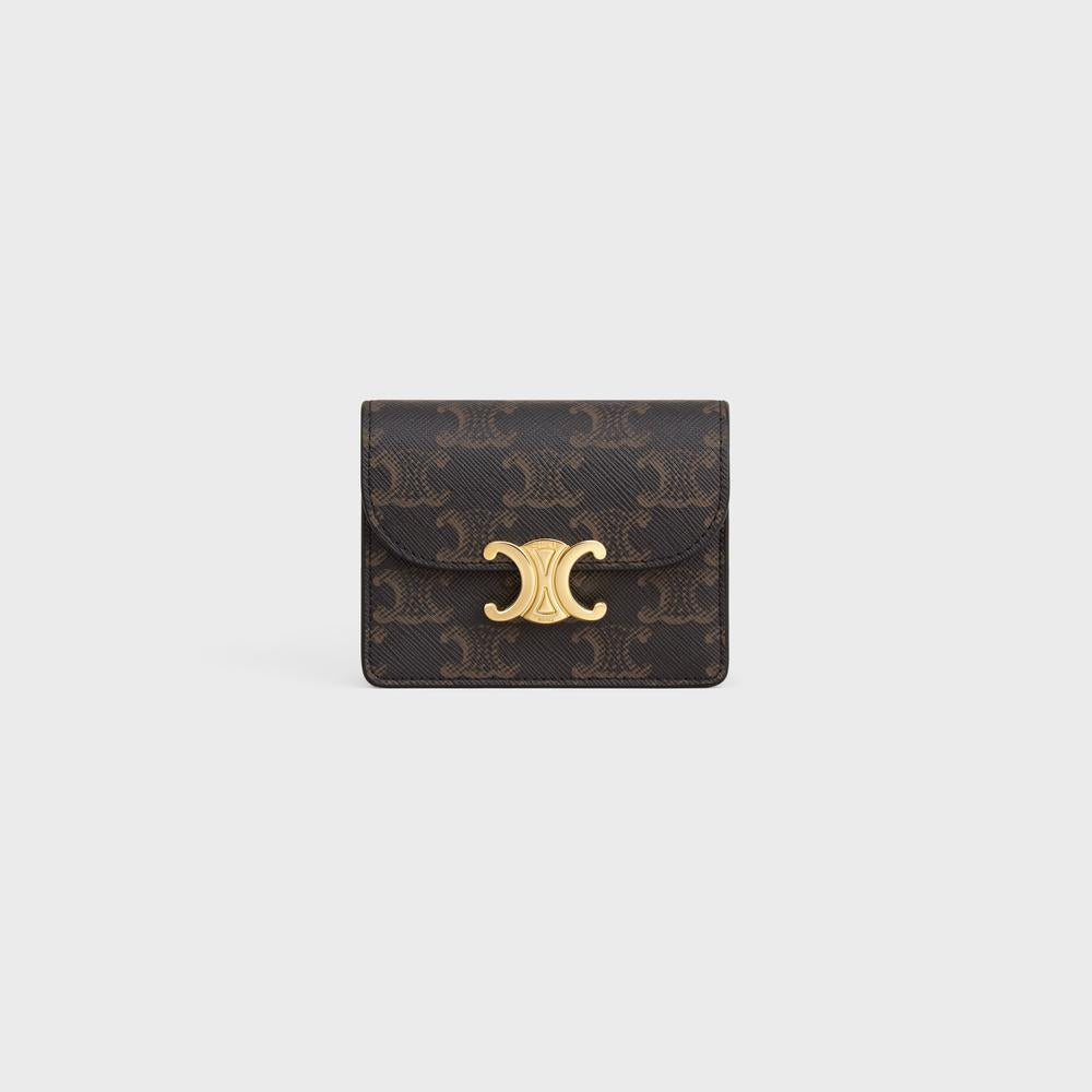 حامل بطاقات عمل نسائي من CELINE TRIOMPHE من قماش Triomphe وجلد الحمل باللون البني الفاتح 10N062DB7.04LU