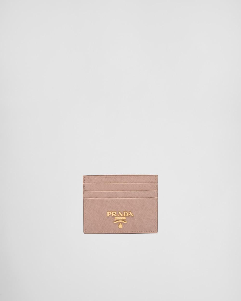 حافظة بطاقات نسائية من جلد سافيانو من برادا باللون الوردي الفاتح 1MC025_QWA_F0236