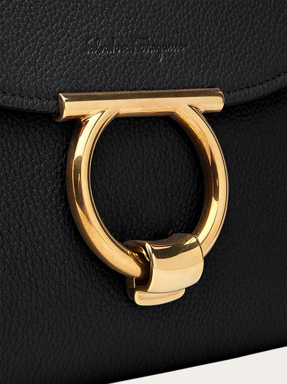 FERRAGAMO Women Gancini handbag Noir 21H493 720168