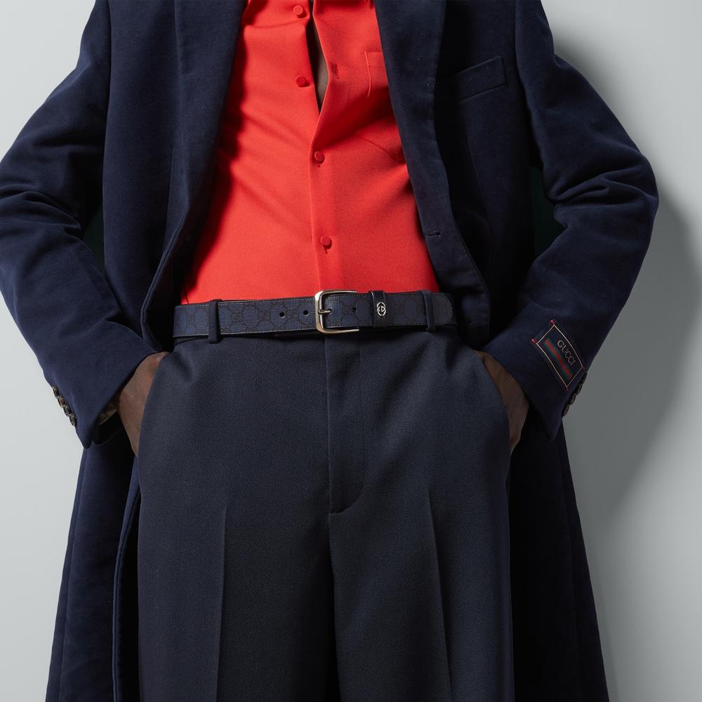 حزام GUCCI للرجال بتفاصيل G المتشابكة باللونين الأزرق والأزرق الداكن GG Supreme 673921 FABY3 8442