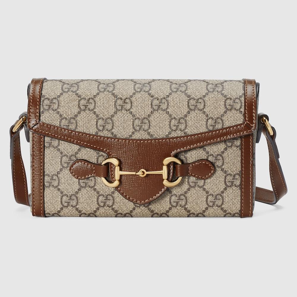حقيبة GUCCI النسائية Gucci Horsebit 1955 الصغيرة من قماش GG Supreme باللون البيج والبني الداكن 699296 92TCG 8563