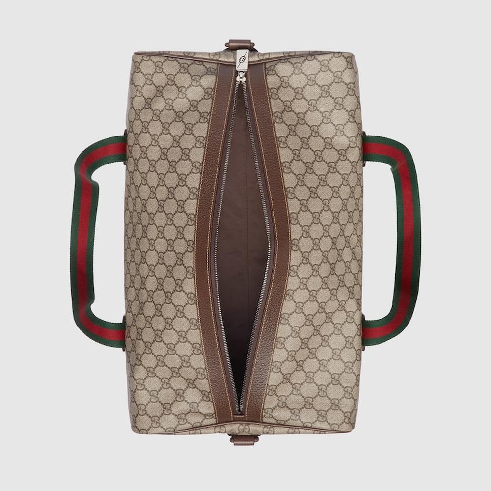 حقيبة دافل متوسطة الحجم للرجال من GUCCI مع شبكة باللون البيج والأبنوس الناعم GG Supreme 758664 FACK7 9768
