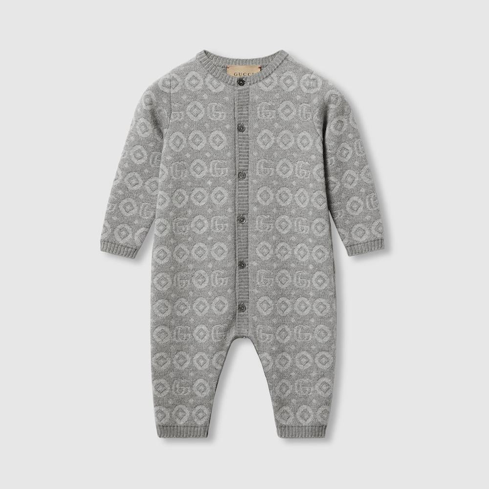 طقم ملابس أطفال GUCCI Kids Double G من القطن بتصميم هندسي من قطعة واحدة باللون الرمادي الداكن 772653 XKDRV 1050