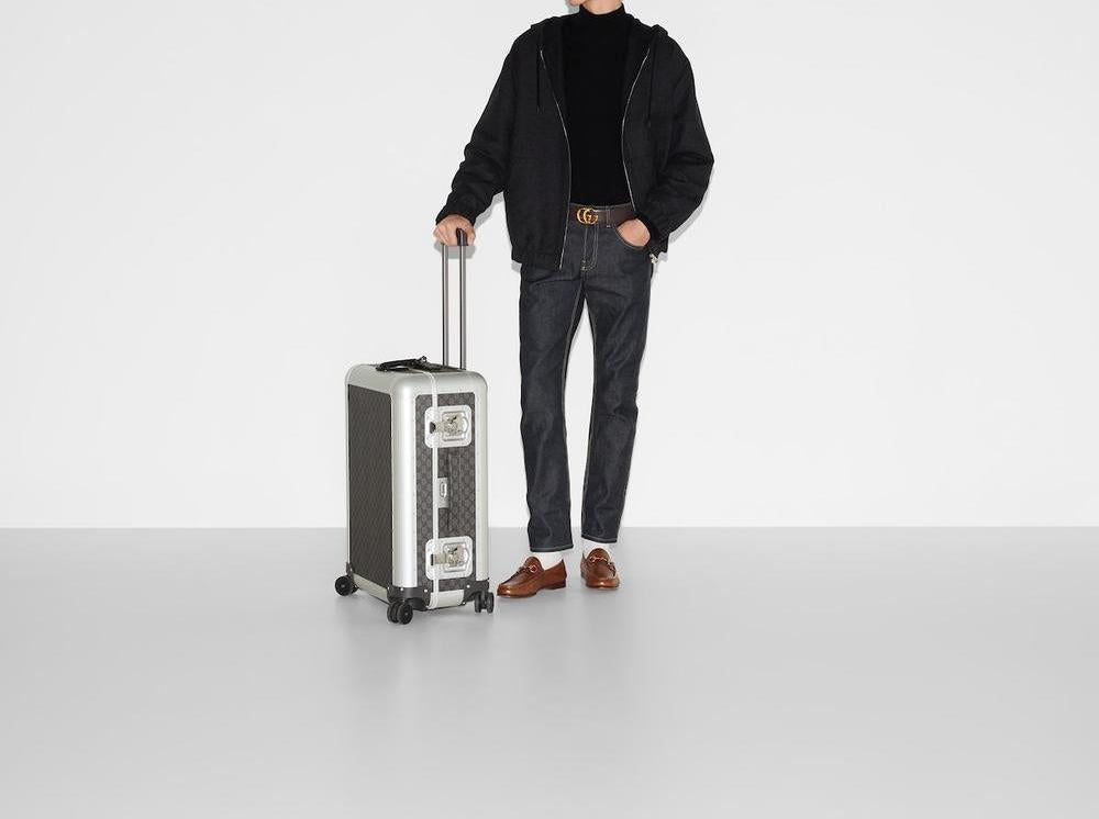 حقيبة يد متوسطة الحجم من جوتشي بورتر للجنسين باللون الرمادي والأسود من قماش GG Supreme 801874 9AACD 8168