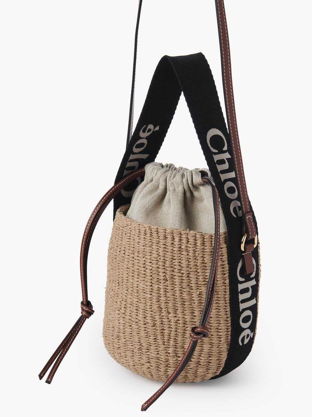 CHLOE Women Small Woody basket in natural fibers Black & Beige CHC23AS381L18915