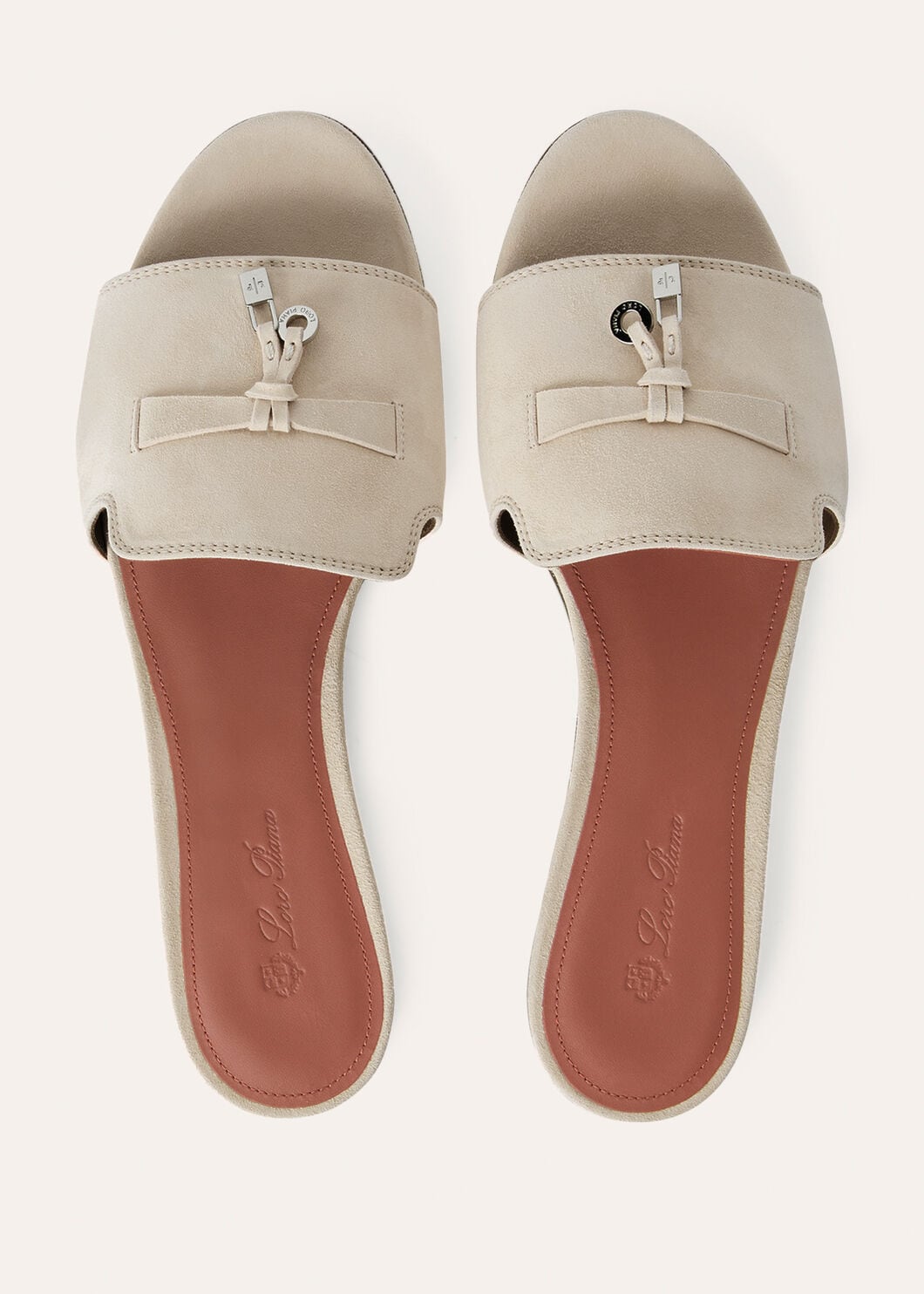 صندل نسائي صيفي من LORO PIANA بحليات اللؤلؤ البودرة FAI6407_A760