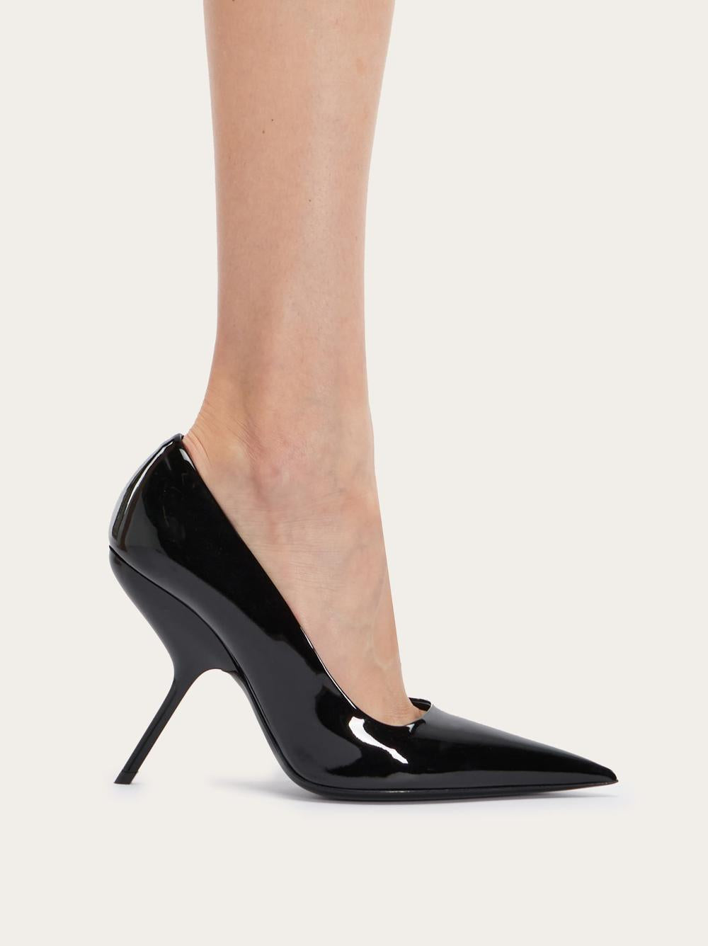 FERRAGAMO Women Eva low-cut pumps Noir 01F884 762434