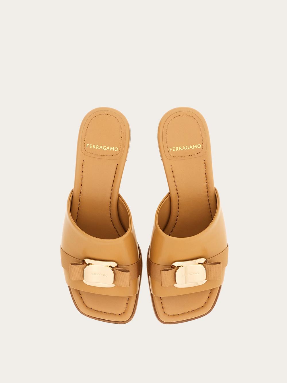 FERRAGAMO Women Slide new Vara plate Light camel 01H344 774918