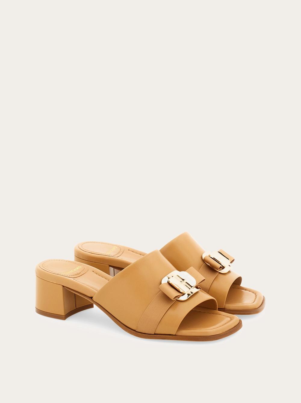 FERRAGAMO Women Slide new Vara plate Light camel 01H344 774918