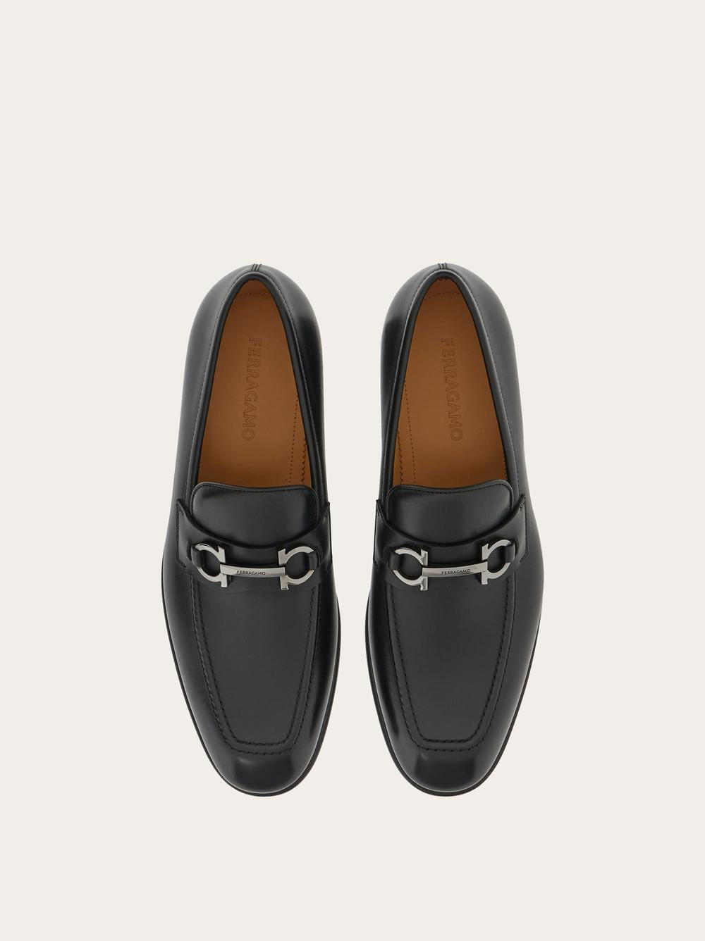 FERRAGAMO Men Penny loafer Black/Biscuit 021669 762636