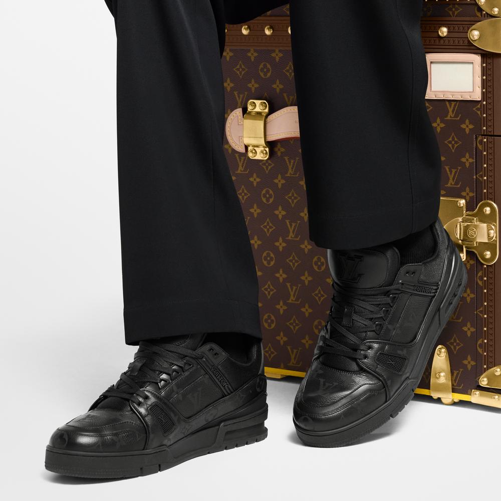 حذاء رياضي رجالي من Louis Vuitton LV Trainer باللون الأسود 1AHDBO