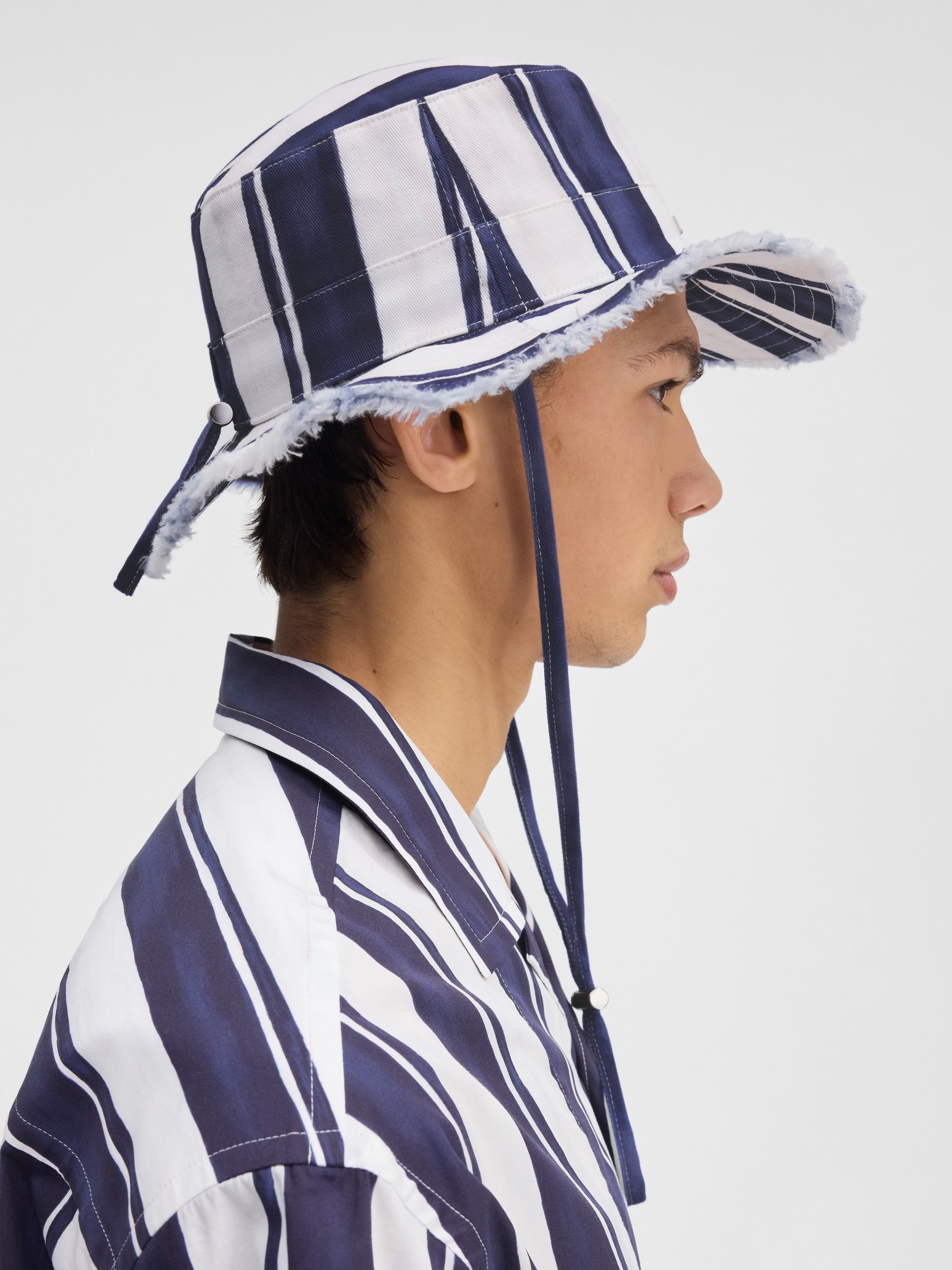 JACQUEMUS Men The Artichaut bucket hat Print Rayure Blue 213AC002-5002-3EG