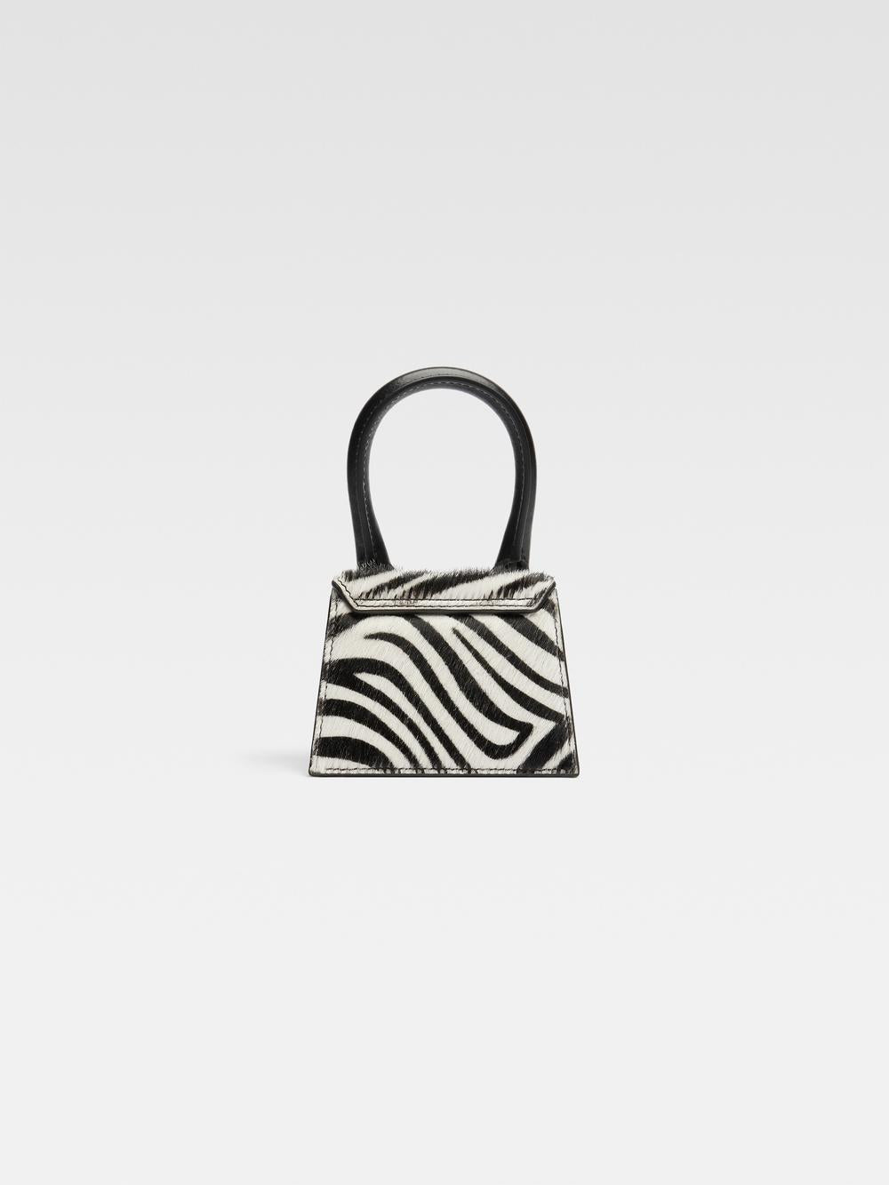 حذاء JACQUEMUS للنساء من Chiquito باللونين الأسود والأبيض Zebra 213BA001-3211-9DZ