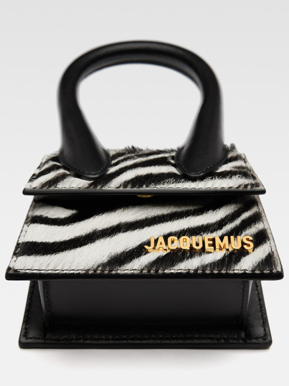 حذاء JACQUEMUS للنساء من Chiquito باللونين الأسود والأبيض Zebra 213BA001-3211-9DZ