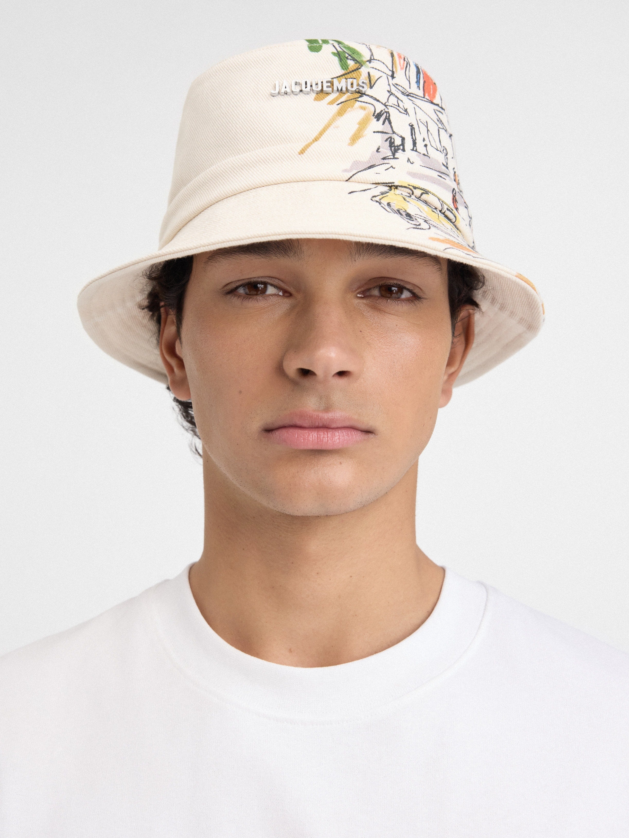 JACQUEMUS Women The Gadjo bucket hat Print Capri Cars White 223AC001-5002-1HI