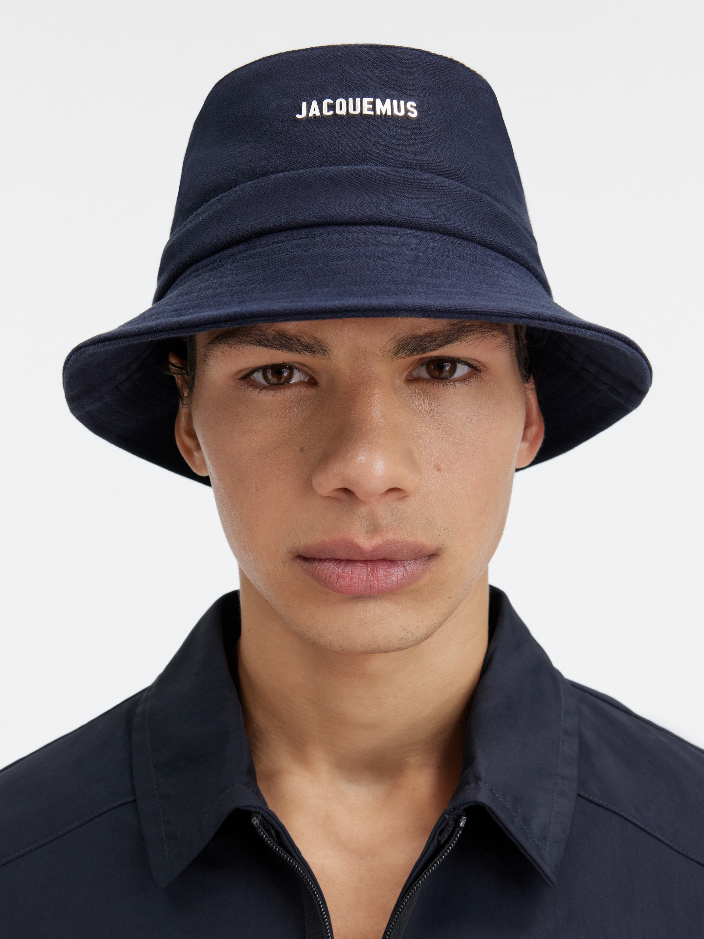 JACQUEMUS Women The Gadjo bucket hat Dark Navy 223AC001-5106-390