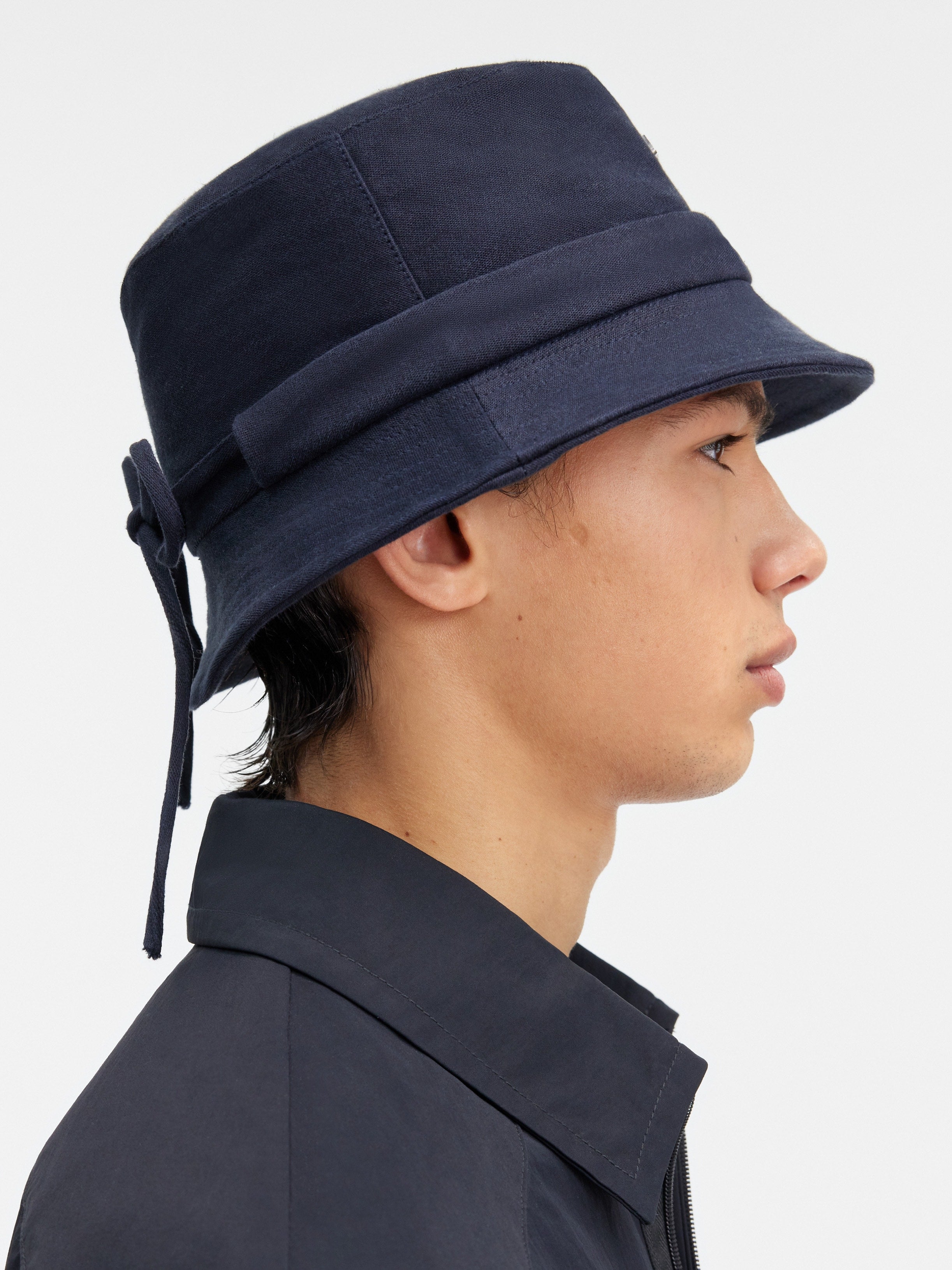 JACQUEMUS Women The Gadjo bucket hat Dark Navy 223AC001-5106-390