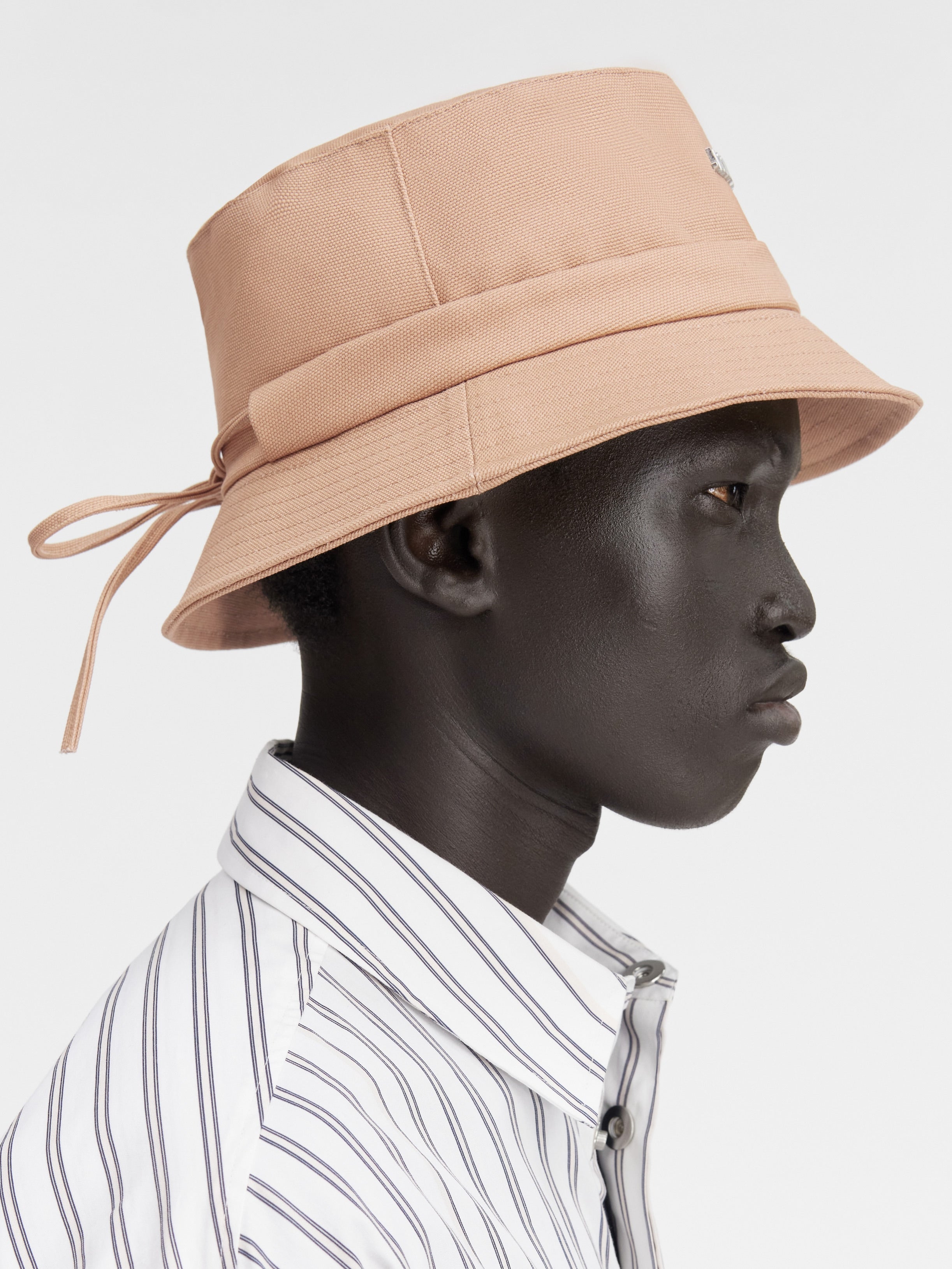 JACQUEMUS Women The Gadjo bucket hat Beige 223AC001-5108-150