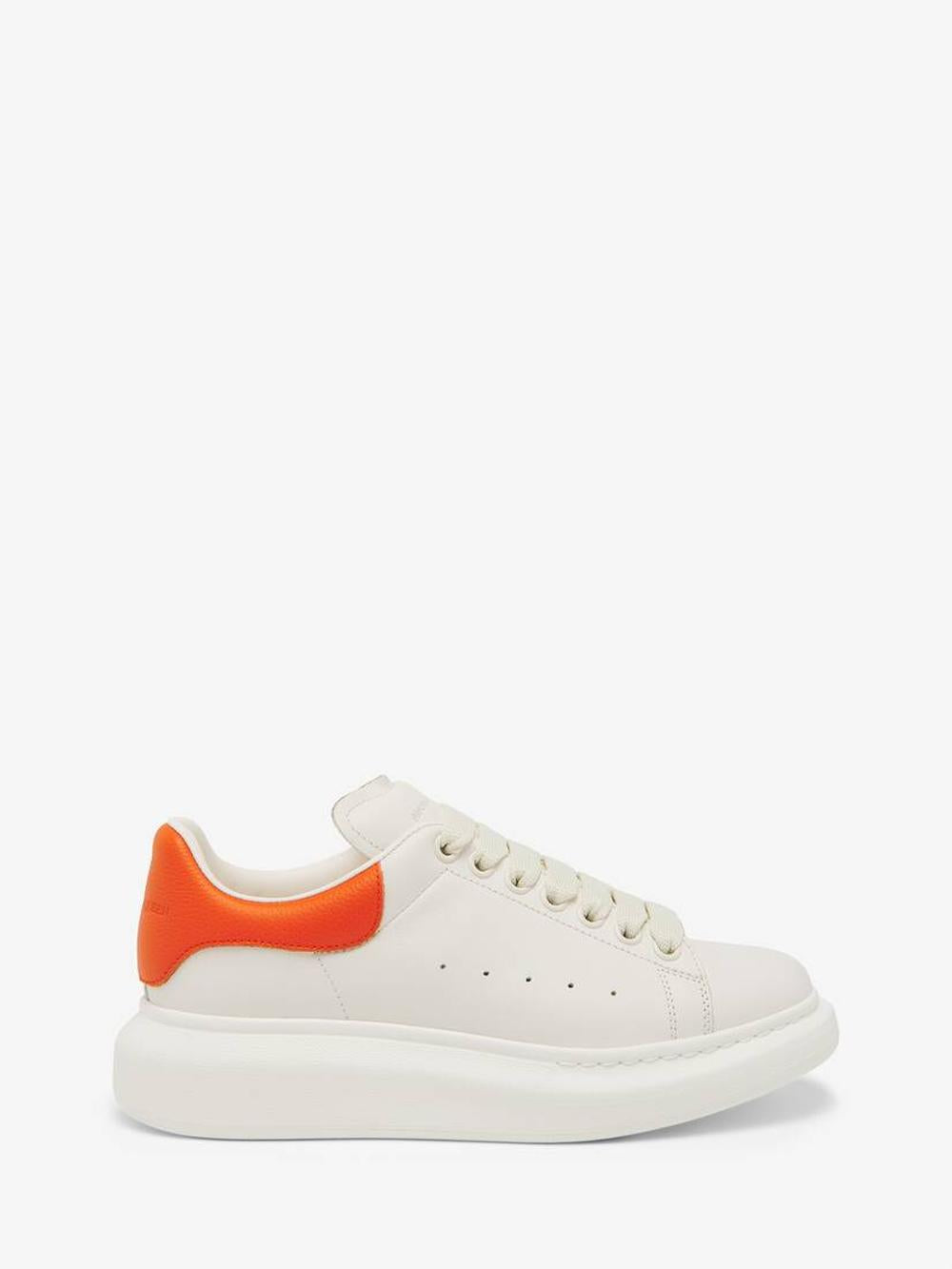 ALEXANDER MCQUEEN Men Oversized Sneaker in Off White/orange White/Orange 553680WIACV9072