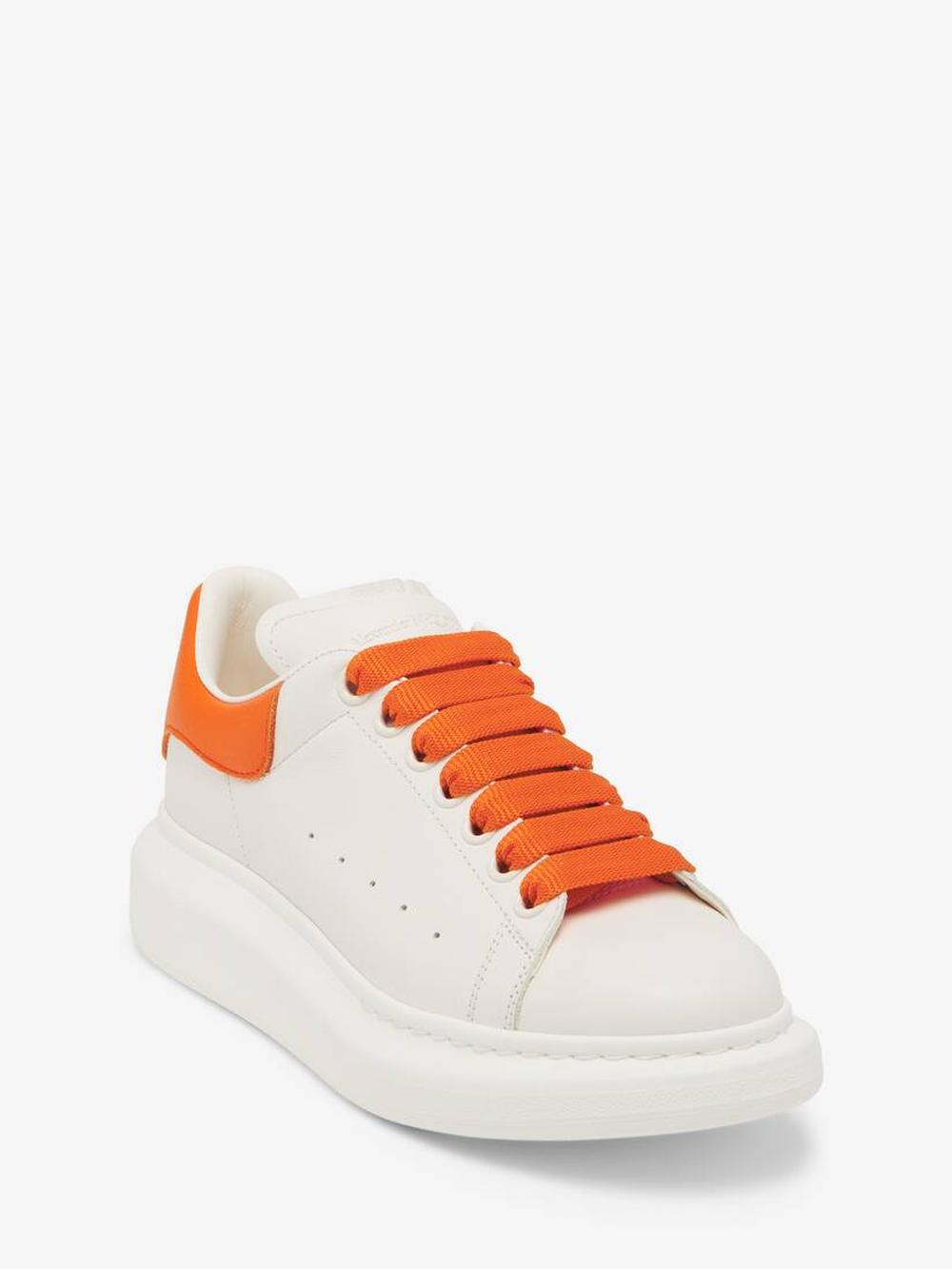 ALEXANDER MCQUEEN Men Oversized Sneaker in Off White/orange White/Orange 553680WIACV9072