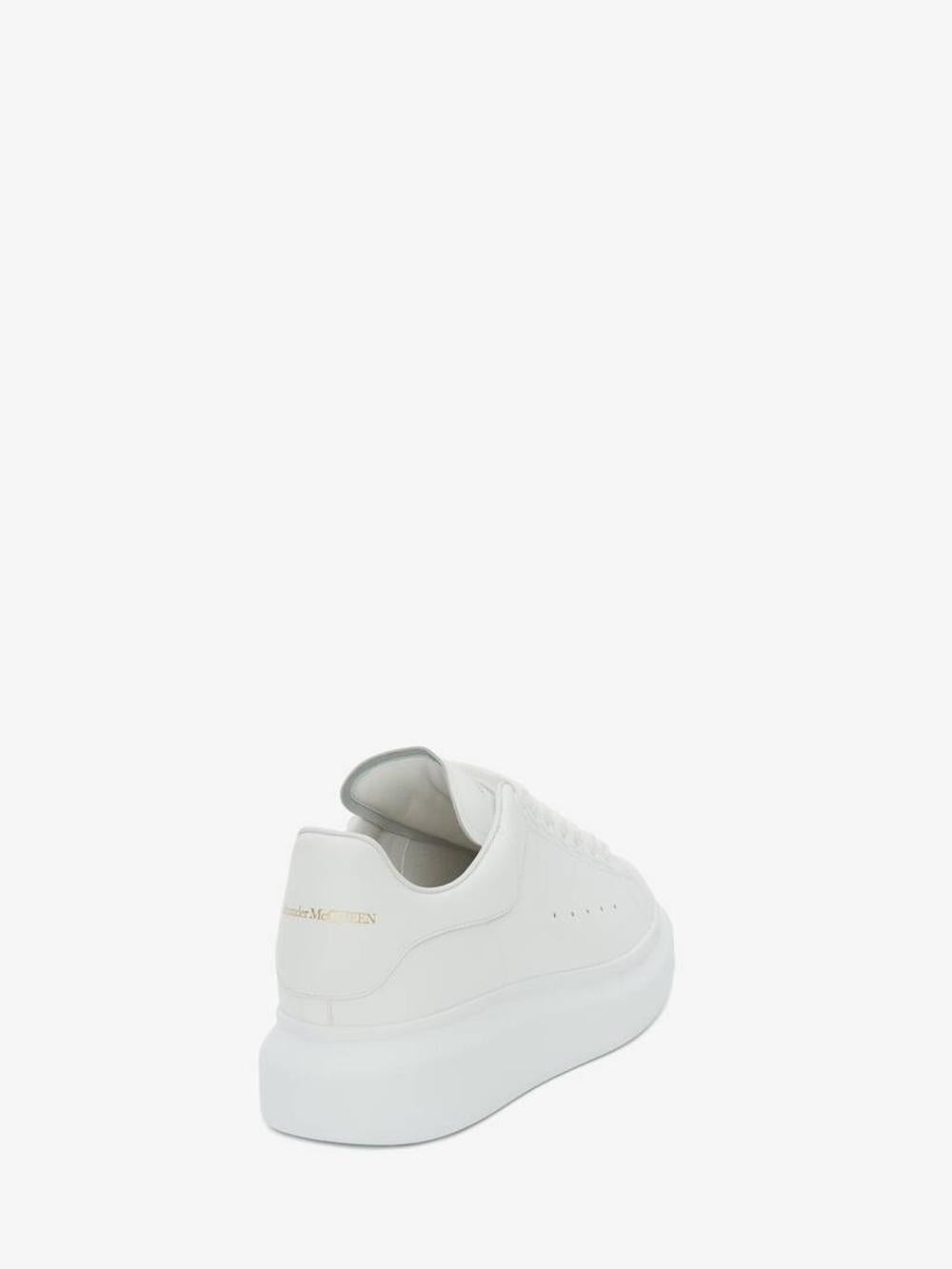 ALEXANDER MCQUEEN Men Oversized Sneaker in White 553680WIEE09000