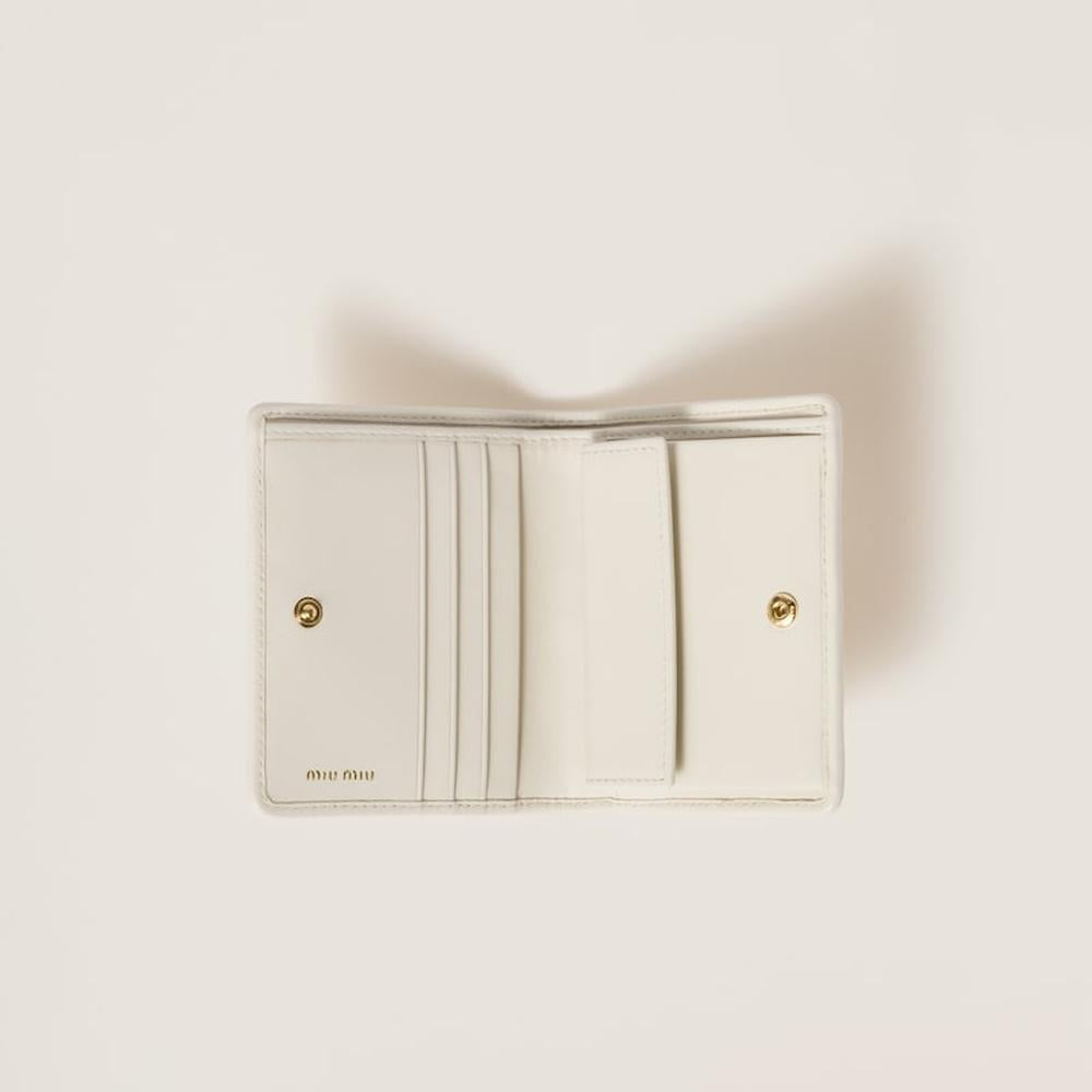 MIU Women Small matelassé nappa leather wallet White 5MV204_2FPP_F0009