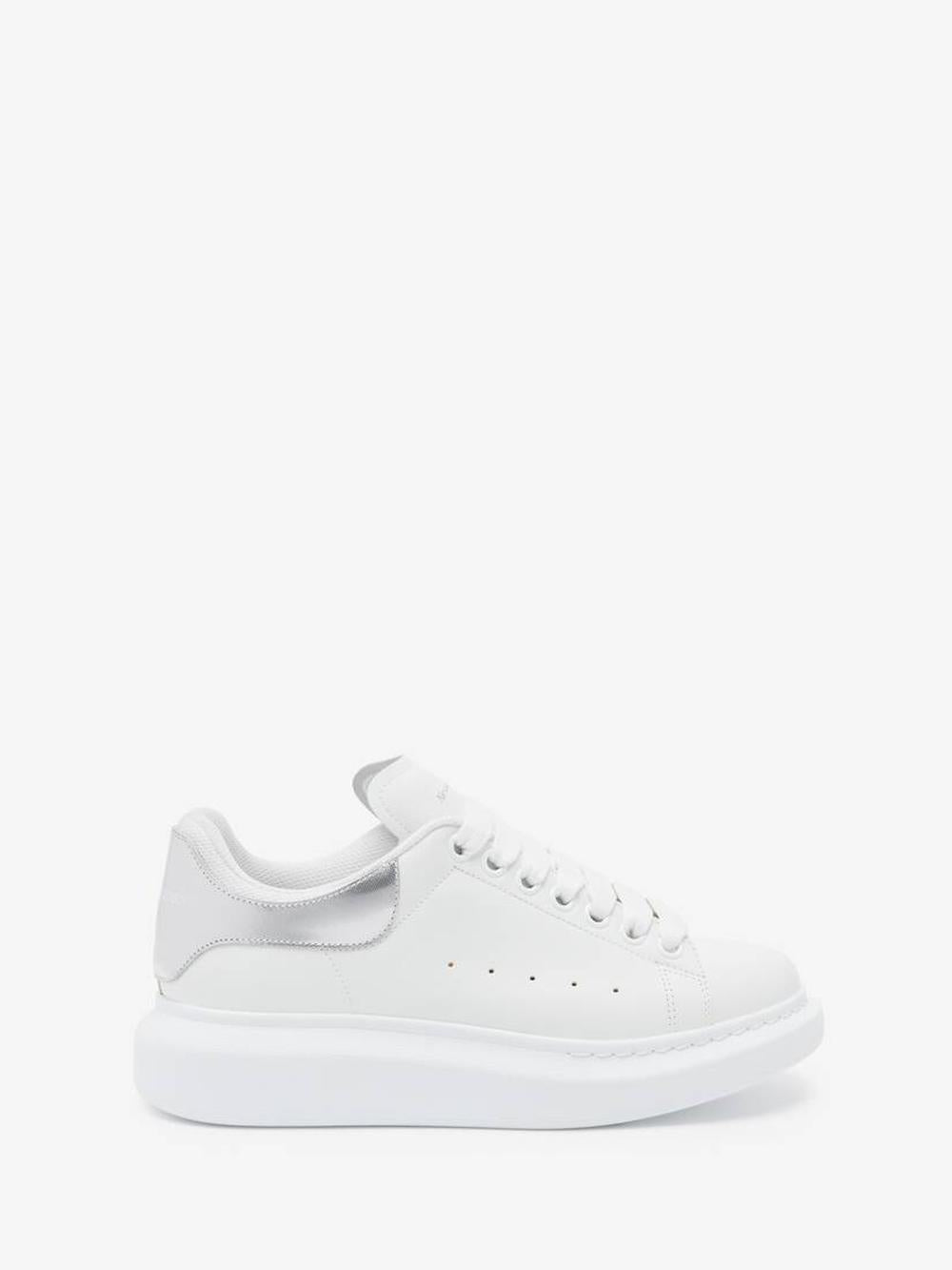 ALEXANDER MCQUEEN Women Oversized Sneaker in White/silver White/Silver 697103WIFTJ9071