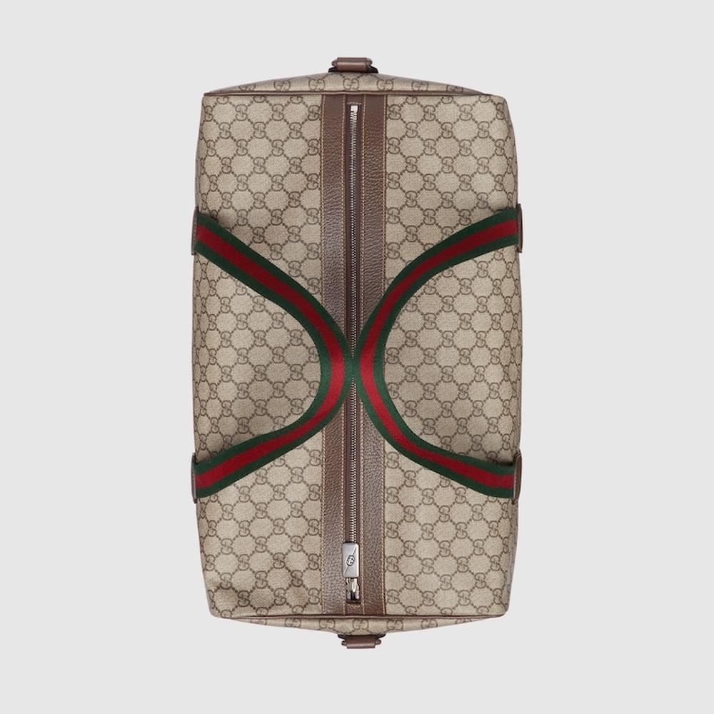 حقيبة دافل متوسطة الحجم للرجال من GUCCI مع شبكة باللون البيج والأبنوس الناعم GG Supreme ‎758664 FACK7 9768