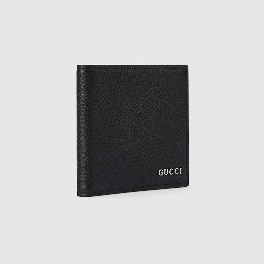 محفظة GUCCI للرجال ثنائية الطي مع شعار Gucci جلد أسود 771148 AABXM 1000