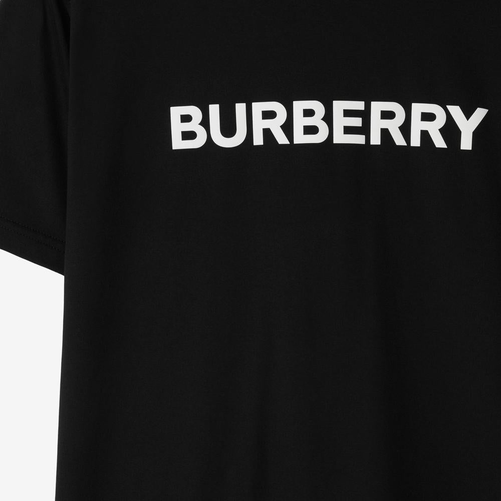 تي شيرت نسائي من القطن بشعار BURBERRY باللون الأسود 80803241