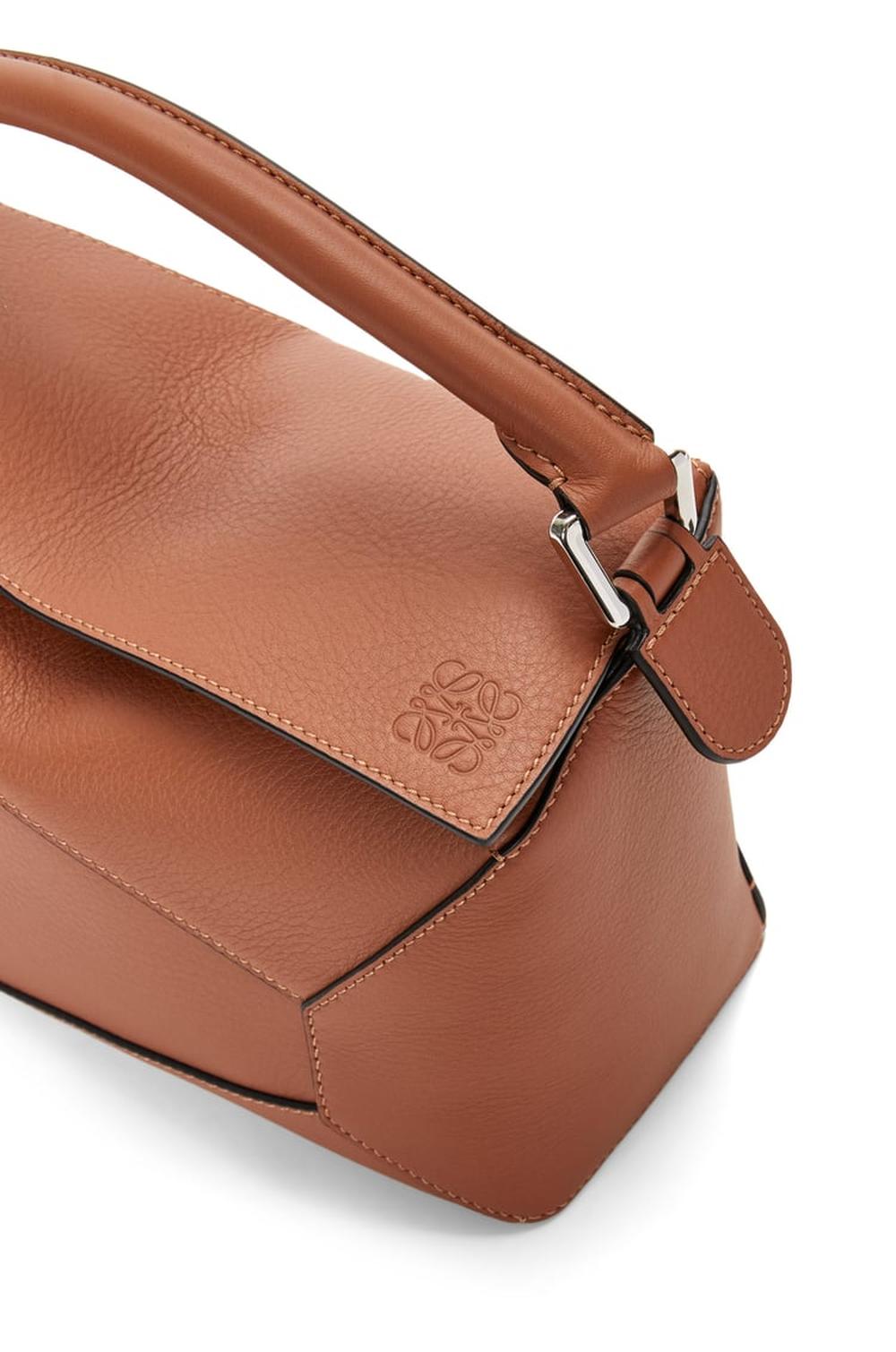 LOEWE Women Small Puzzle bag in classic calfskin Tan A510P60X41-2530