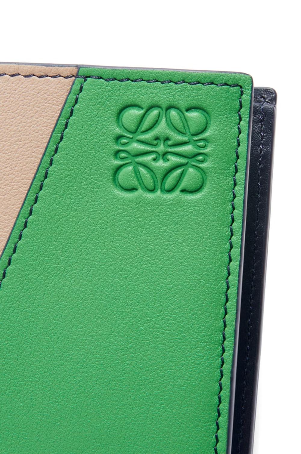 LOEWE Men Puzzle bifold wallet in classic calfskin Sand/Tropical Green C510302X17