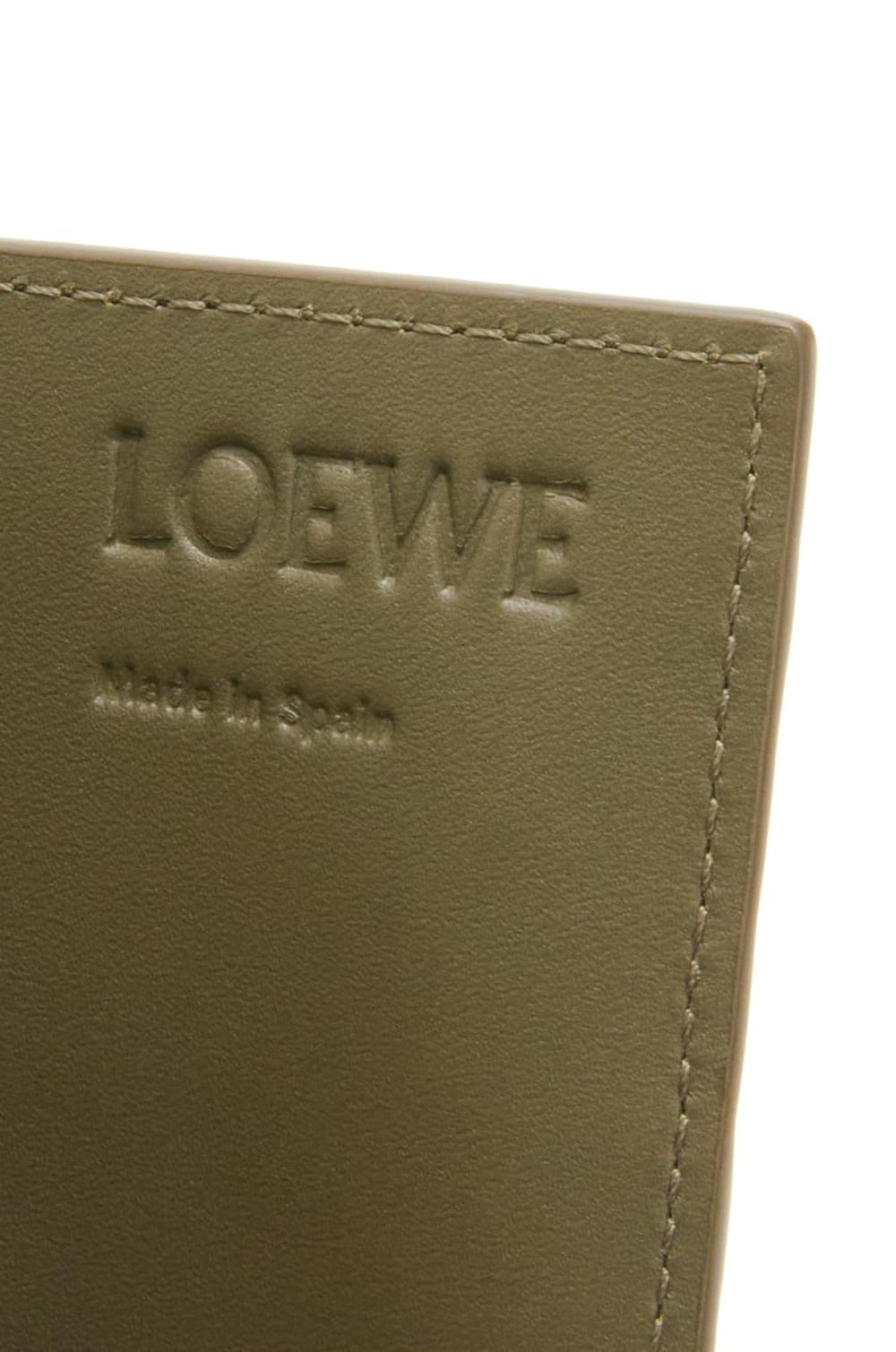 حافظة بطاقات LOEWE مفتوحة للرجال من جلد العجل الكلاسيكي المزخرف باللون الأخضر الكاكي الداكن C779W72X01-3969