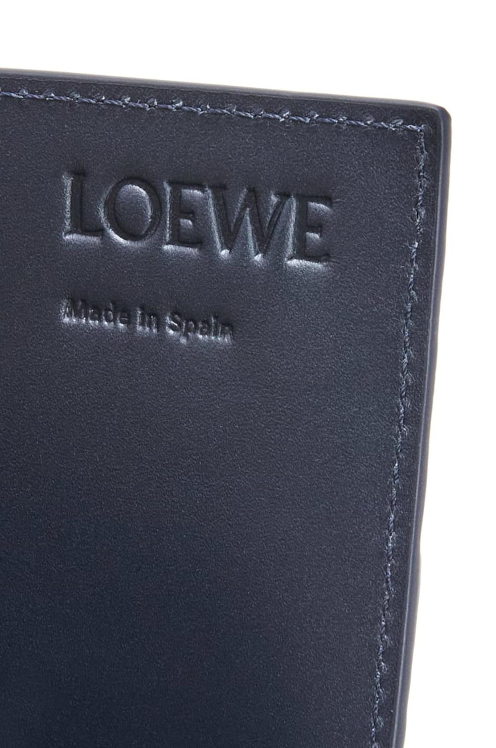 حافظة بطاقات LOEWE مفتوحة للرجال من جلد العجل الكلاسيكي المزخرف باللون الأزرق الداكن C779W72X01-5544