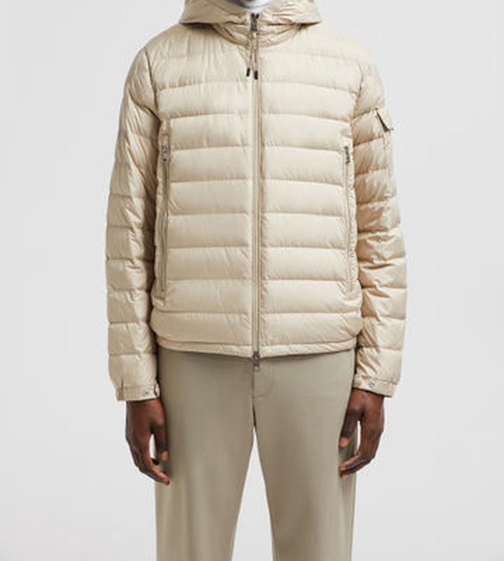 جاكيت MONCLER Galion رجالي قصير بغطاء رأس من الصوف باللون البيج J20911A00079549SK20L