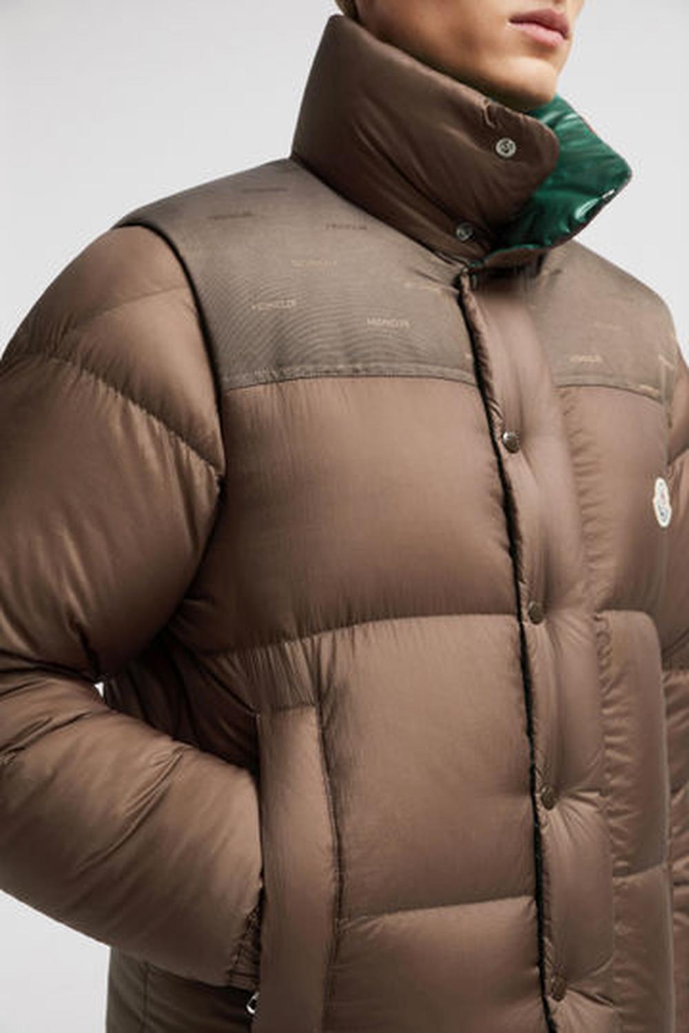 سترة قصيرة من MONCLER Verone Reversible للرجال من MONCLER باللون البني J20911A002115985T263