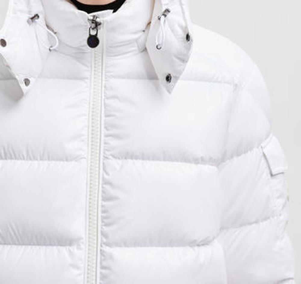 سترة قصيرة بغطاء رأس من MONCLER للرجال من Moncler Maya باللون الأبيض J20911A5360068950032