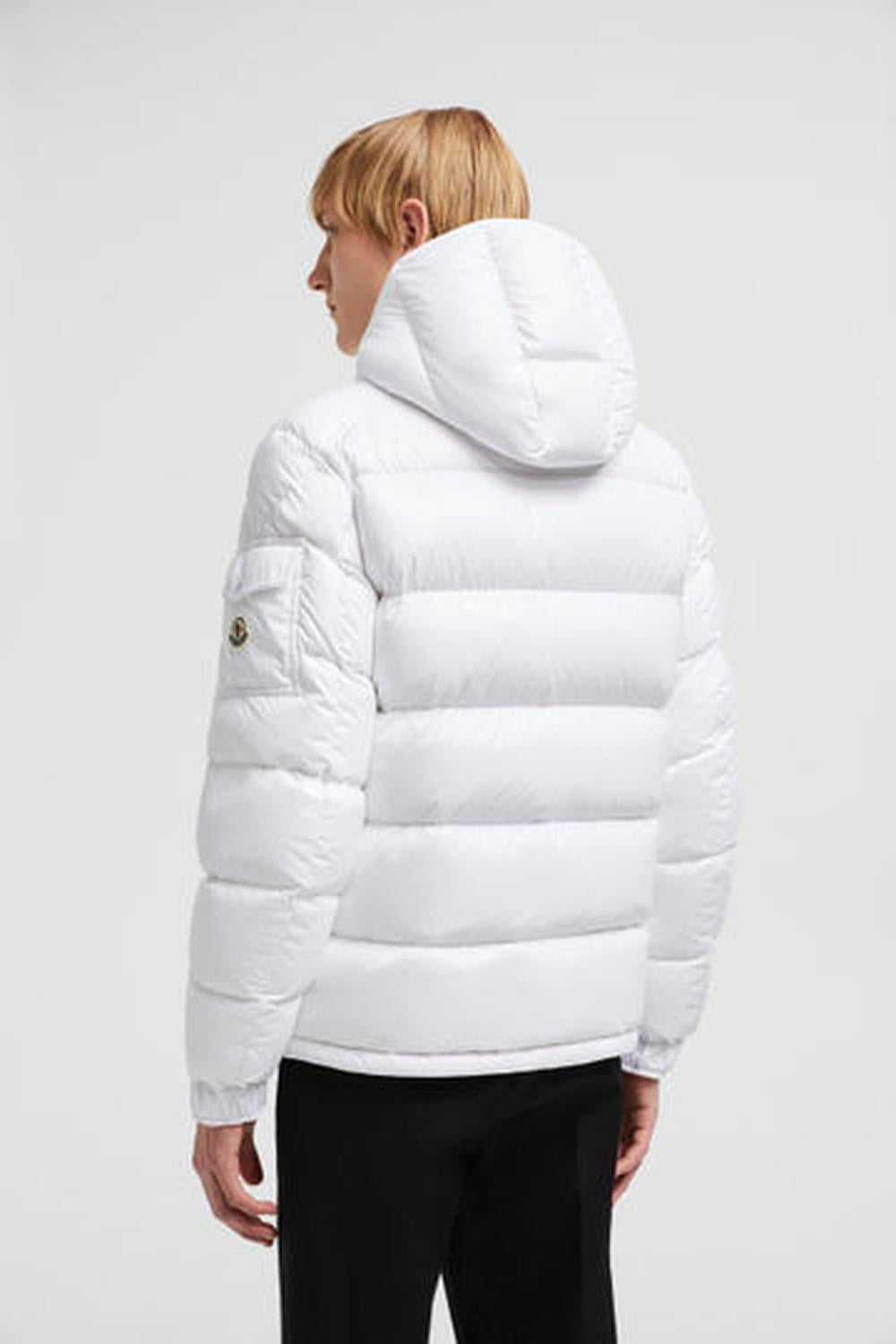 سترة قصيرة بغطاء رأس من MONCLER للرجال من Moncler Maya باللون الأبيض J20911A5360068950032