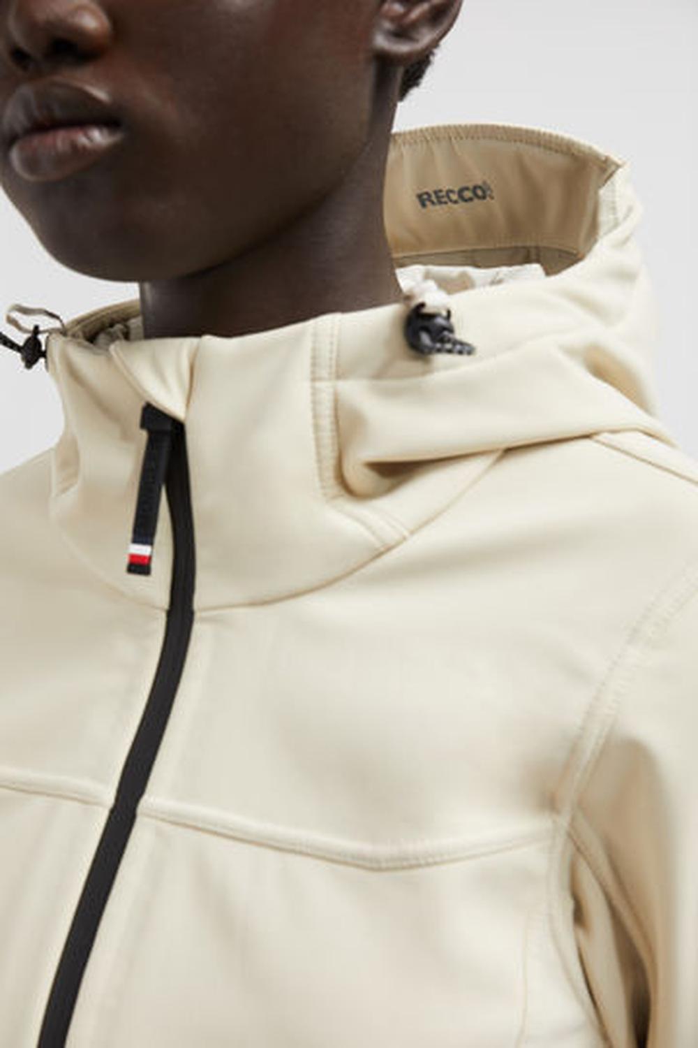 سترة MONCLER Zumeles النسائية ذات القلنسوة ذات اللون البيج الفاتح J20981A00018597O120N