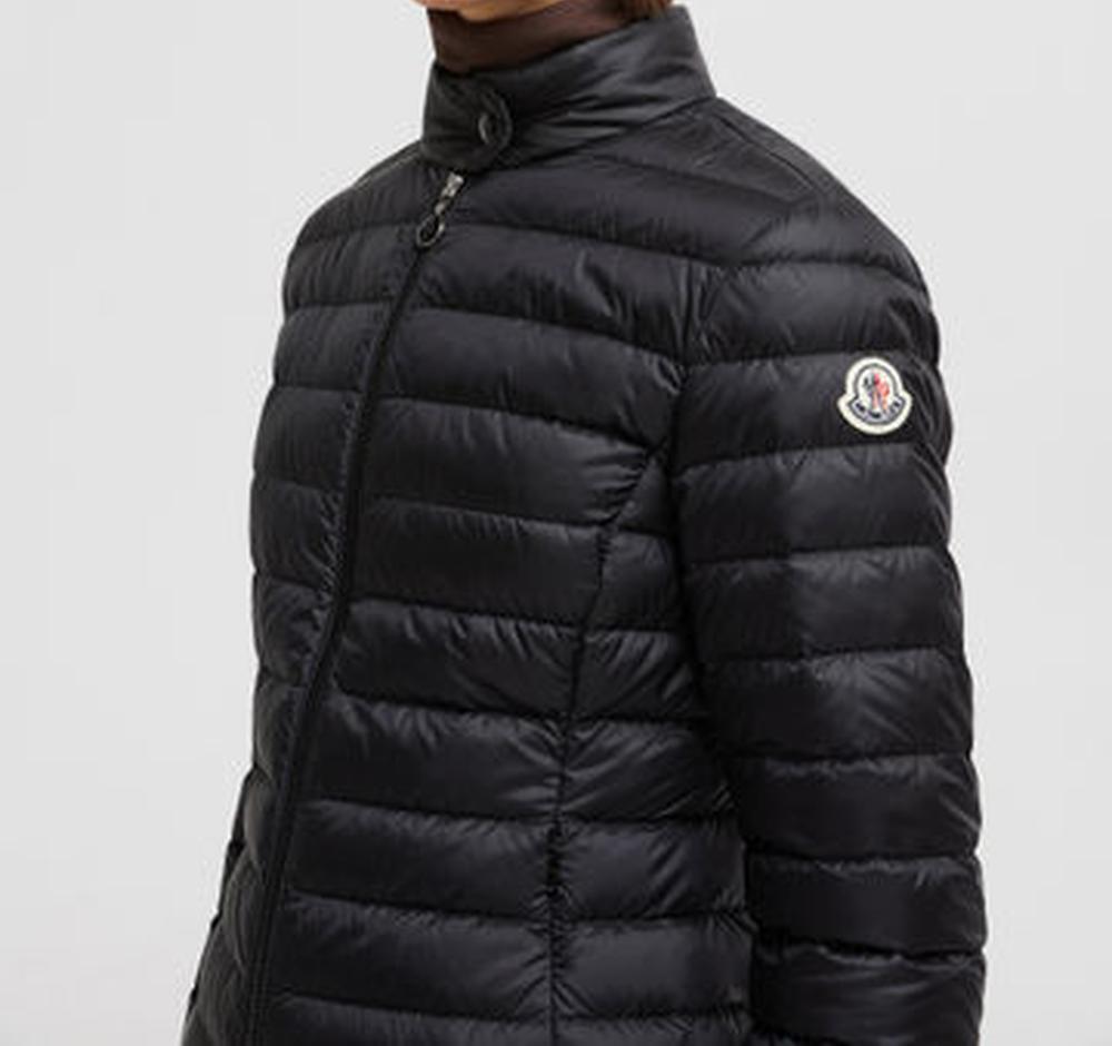 سترة قصيرة من MONCLER للنساء Igelle باللون الأسود K10931A00068597YF999