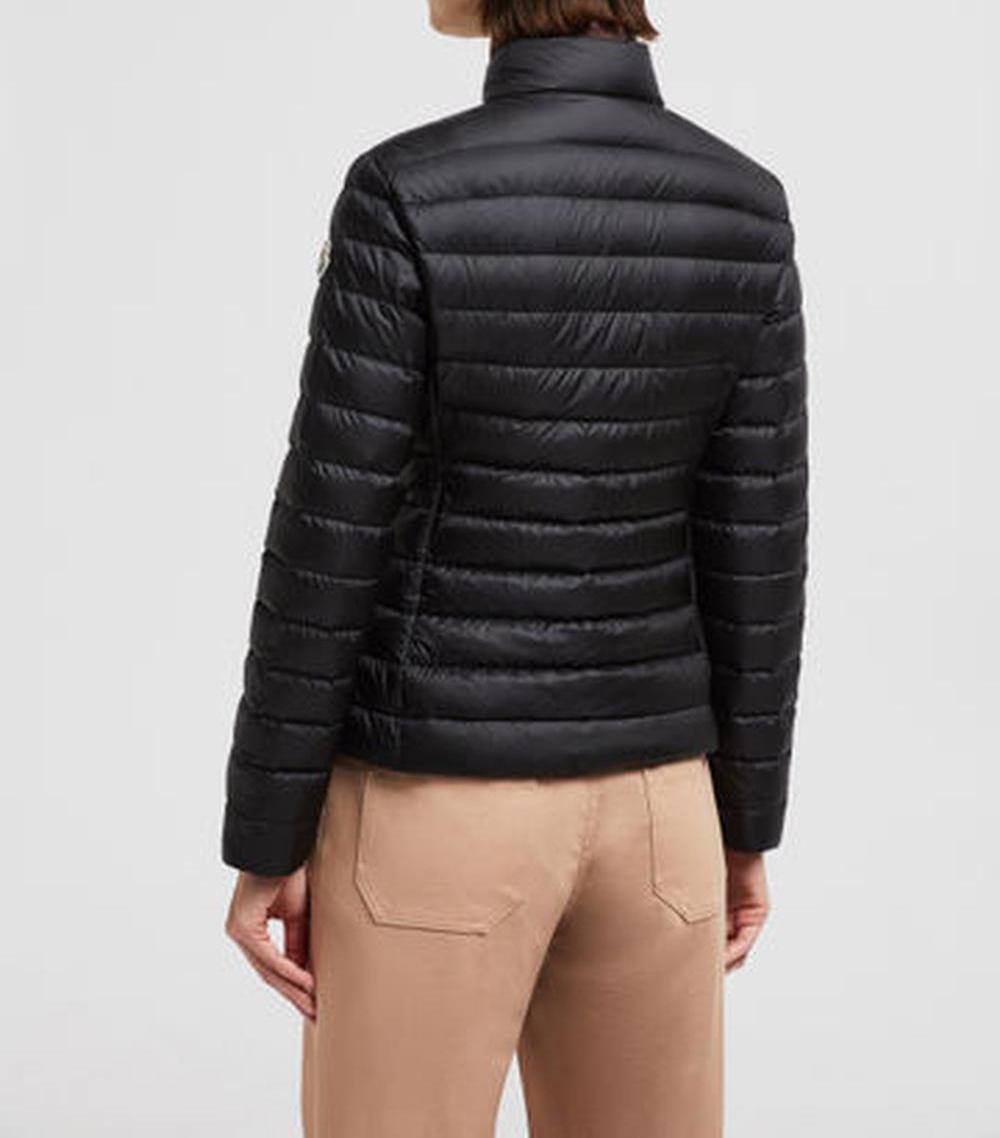 سترة قصيرة من MONCLER للنساء Igelle باللون الأسود K10931A00068597YF999