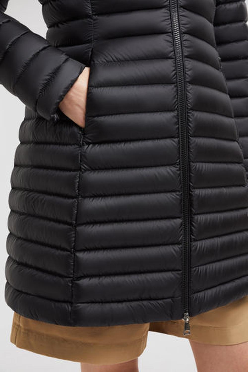 سترة طويلة بغطاء رأس من MONCLER للنساء Igelong باللون الأسود K10931C00006597YF999